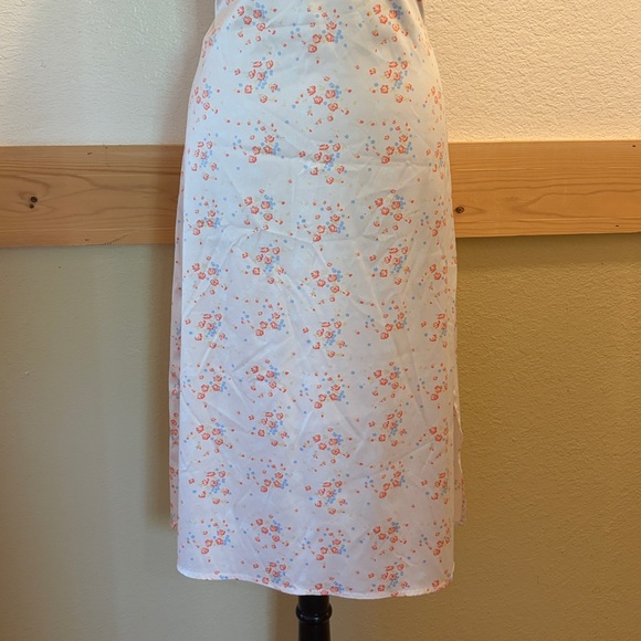 Urban Outfitters Floral Silky Dress - White with Peach Flowers - Picture 3 of 7